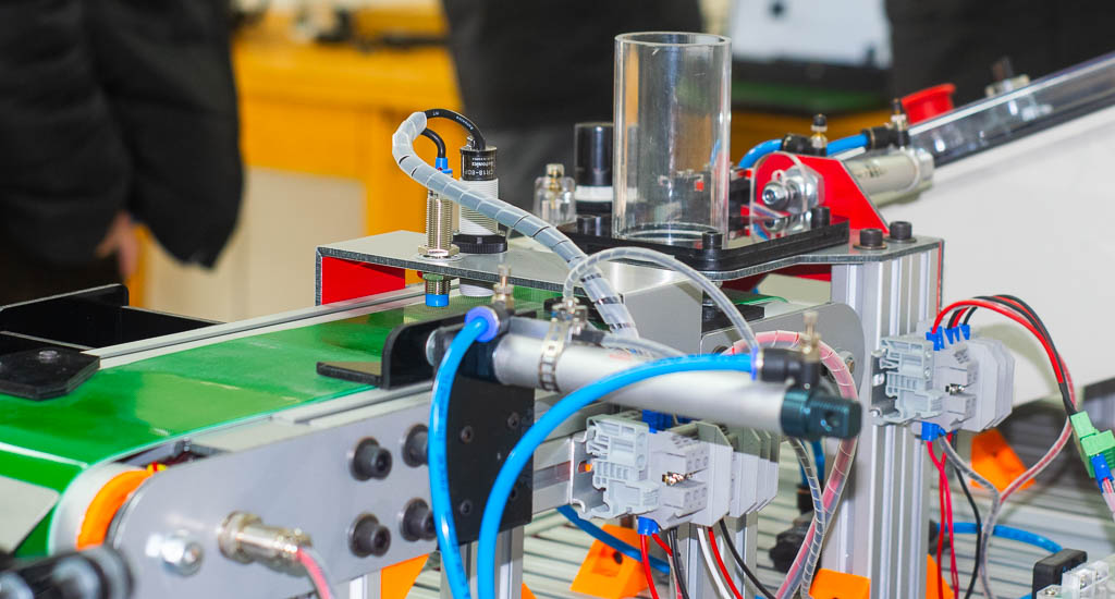 entrenador de automatización maqueta PLC y neumática